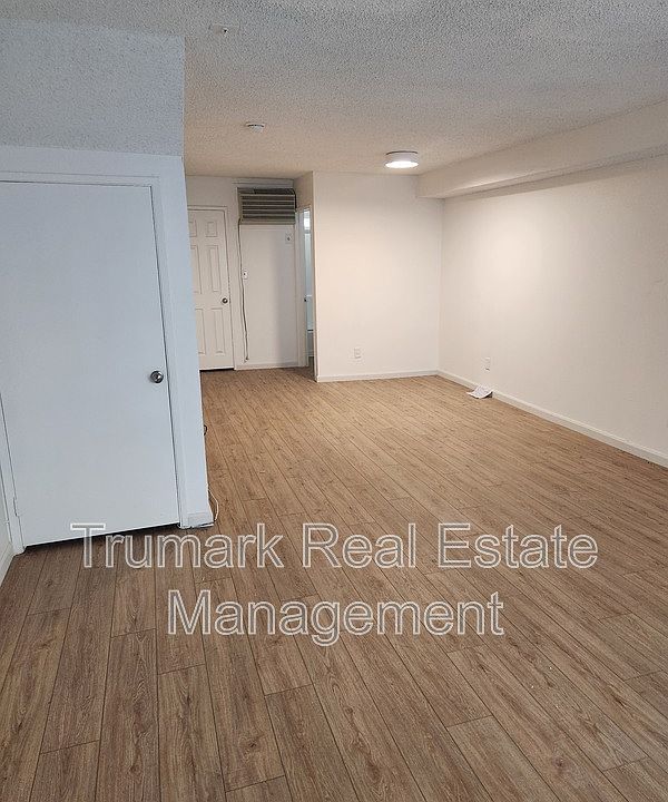 1st image of 1122 E Elk Ave APT 111