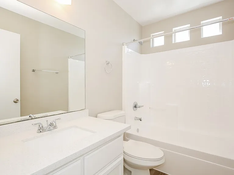 4944 Sapphire Light St — Photo 15