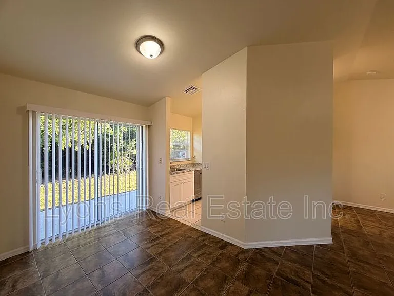 764 Gallo Ave S — Photo 13
