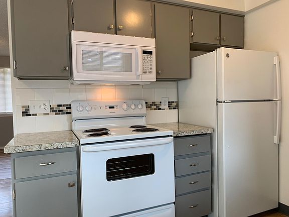 3rd image of 2815 E 19th St