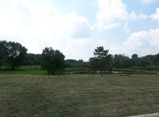 405 W Lincoln Rd, Mchenry, IL 60051