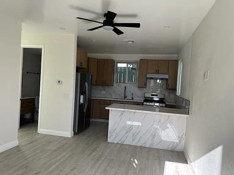 5335 Saxon St — Photo 6