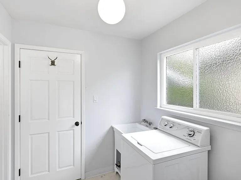 2973 Arguello Dr — Photo 13