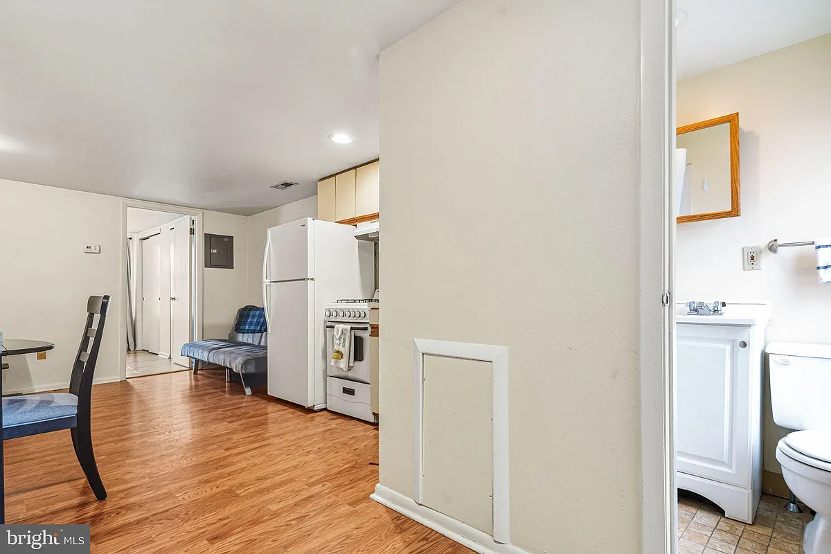 Building Photo - 788 S 2nd St #3