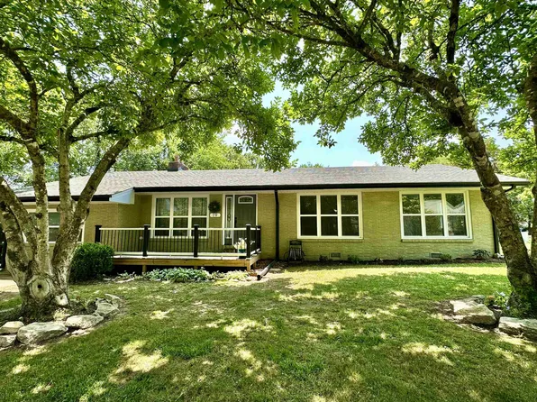 19 Roberts St, Lexington, TN 38351