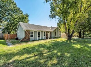 5903 NW Harris Dr, Kansas City, MO 64152