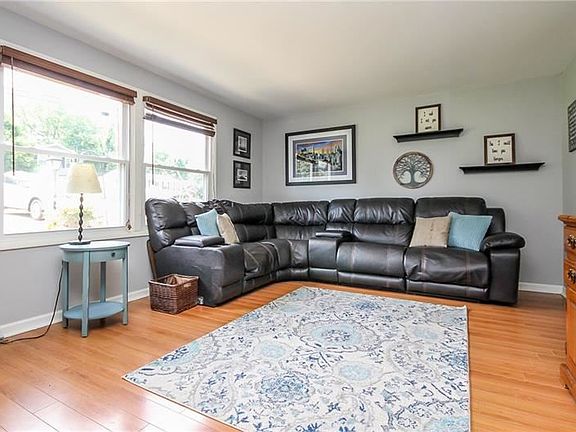 3rd image of 958 Copsewood Dr