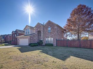 1910 Walnut Hills Ln, Mansfield, TX 76063