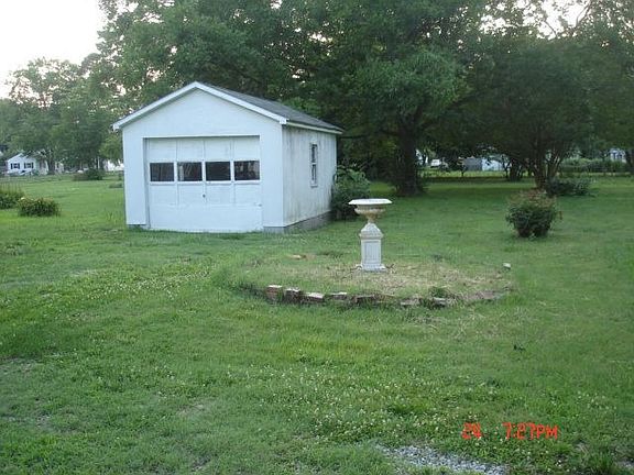 Addtional detached garage/concret floor