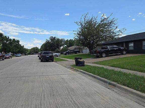 5th image of 213 Skylark St