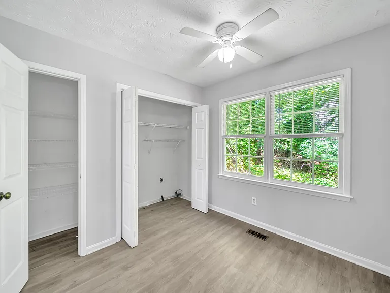 608 Wood Ridge Dr — Photo 14