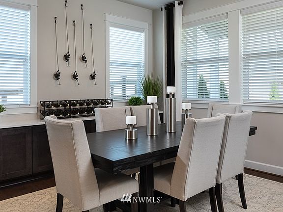 4th image of 1130 Westridge Way NE