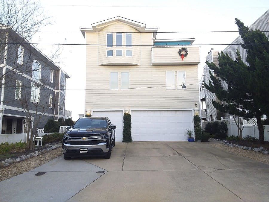 1st image of 838 S Atlantic Ave