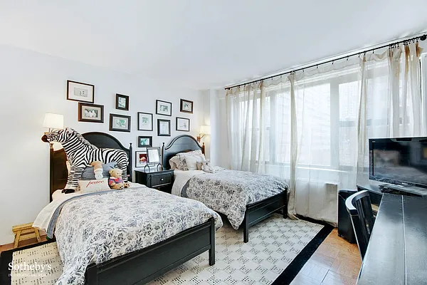 Sold by Sotheby's International Realty | media 19