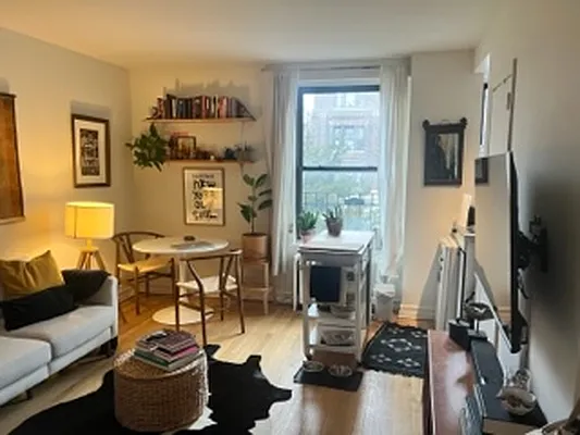 Rented by Garfield Realty  | media 6