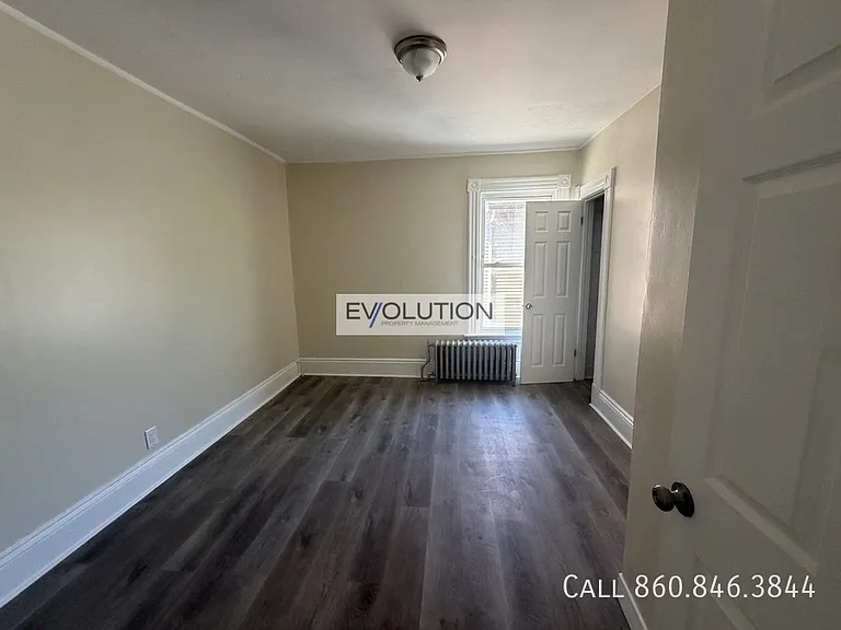 228-230 Franklin Ave #2 — Photo 13