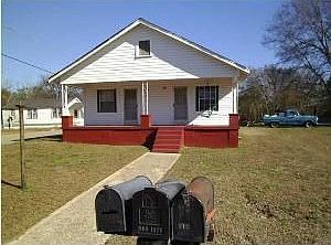 2nd image of 819 10th Ave
