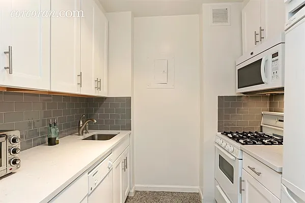 Rented by Corcoran | media 16