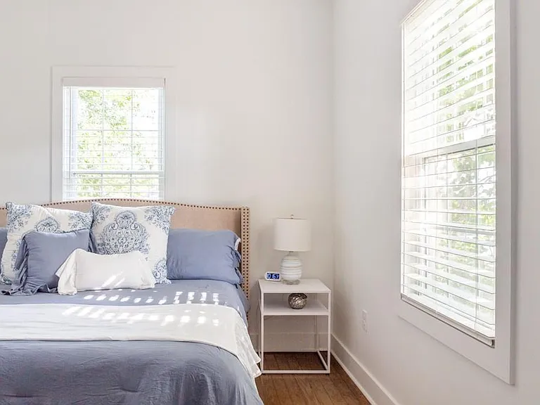 538 Winton Ter NE #B — Photo 9