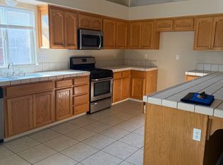 4111 Serene Oak Dr, Bakersfield, CA 93313