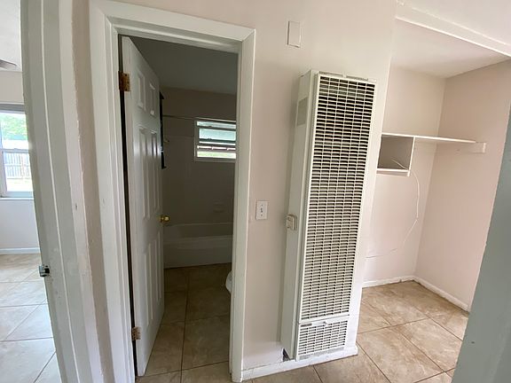 Hallway (Between Beds & Bath)