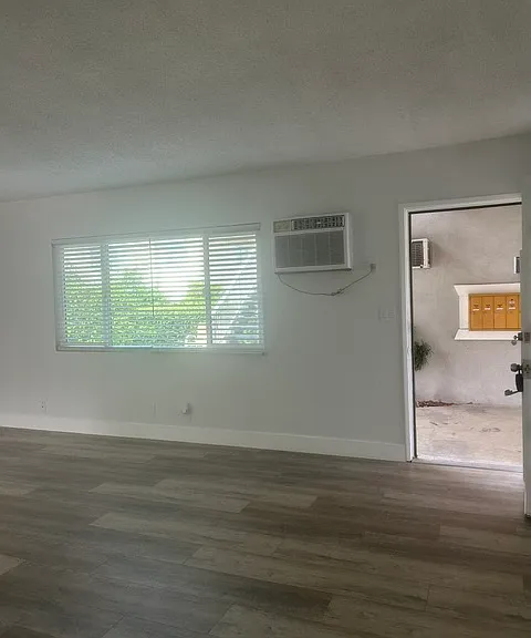 310 W Mountain View Ave #0 — Photo 5