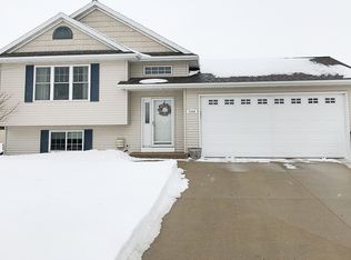 2304 21st St SW, Willmar, MN 56201