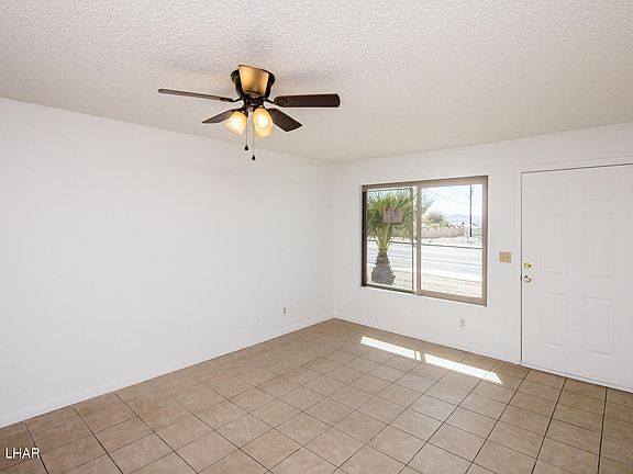 4th image of 340 Acoma Blvd N