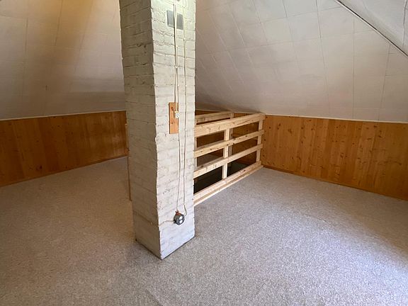 3rd image of 301 19th Ave N #1