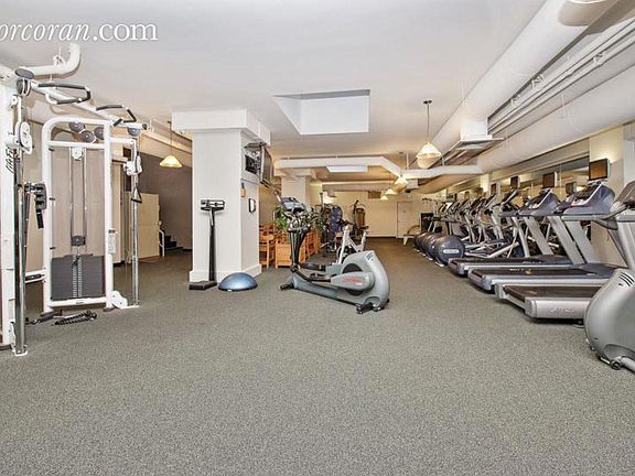 3rd image of 155 W 70th St APT 11G