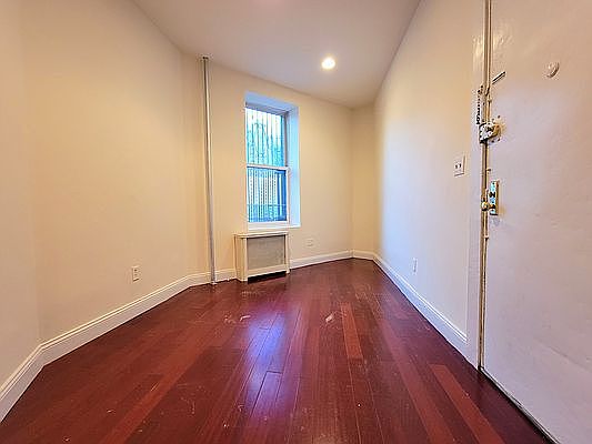 2nd image of 26 7th Ave S APT 1A
