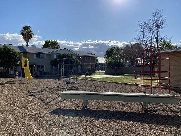 14 E Hermosa Dr — Photo 10