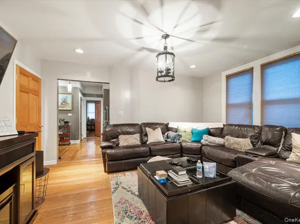 (undisclosed Address), Bronx, NY 10466