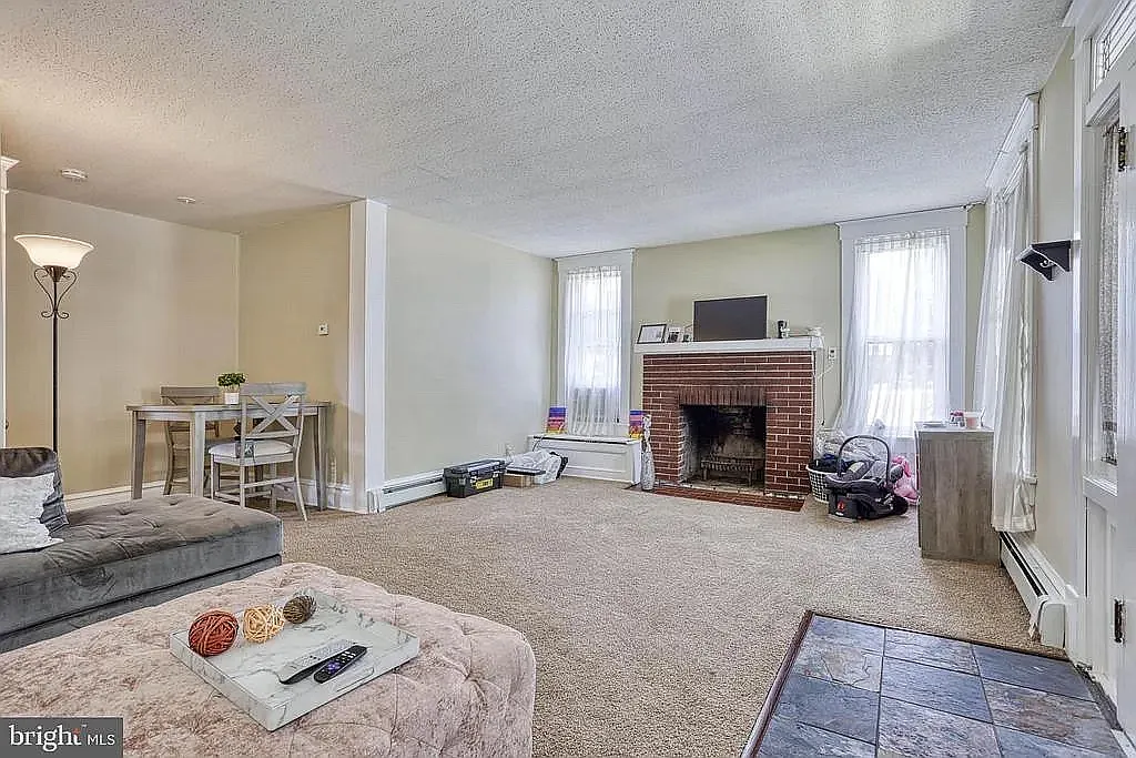 4 bed, $1,700 — Photo 4