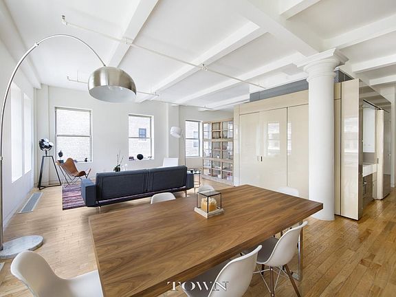 2nd image of 16-20 W 19th St APT 11B