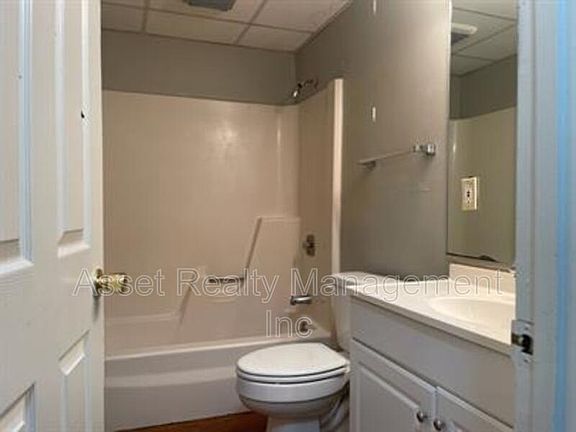 4th image of 2751 Jersey Ave APT 2