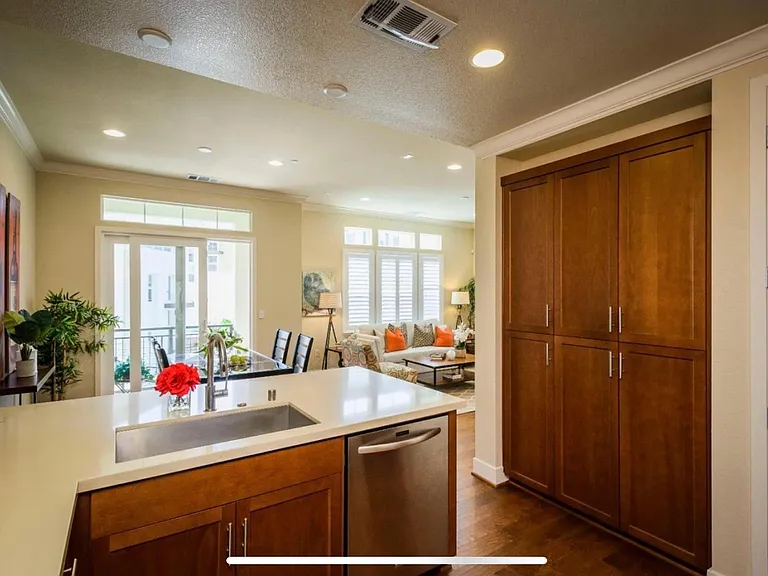 2830 Alvarado Ave — Photo 9