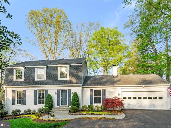 4949 Sabra Ln, Annandale, VA 22003