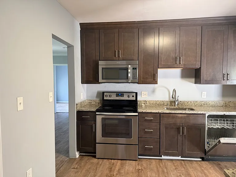 7950 Quarterfield Rd — Photo 10