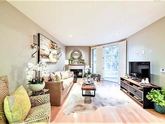 3rd image of 171 N Church Ln APT 301