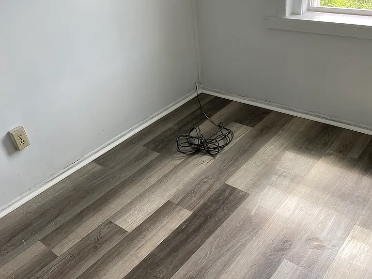 228 Wick St — Photo 6