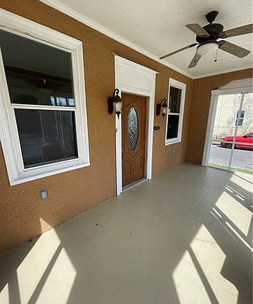 3rd image of 2038 Marengo St