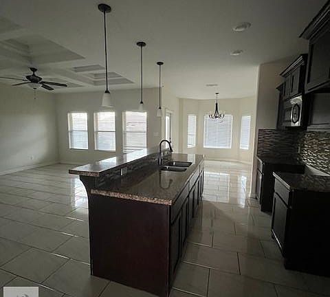 4th image of 14637 Brownstone Cir S #14