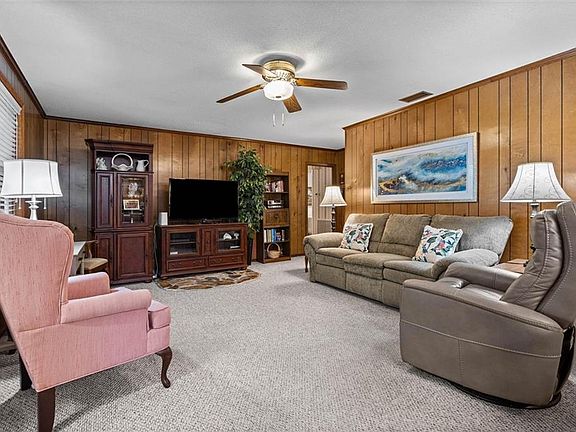 3rd image of 4405 Birchwood Dr E