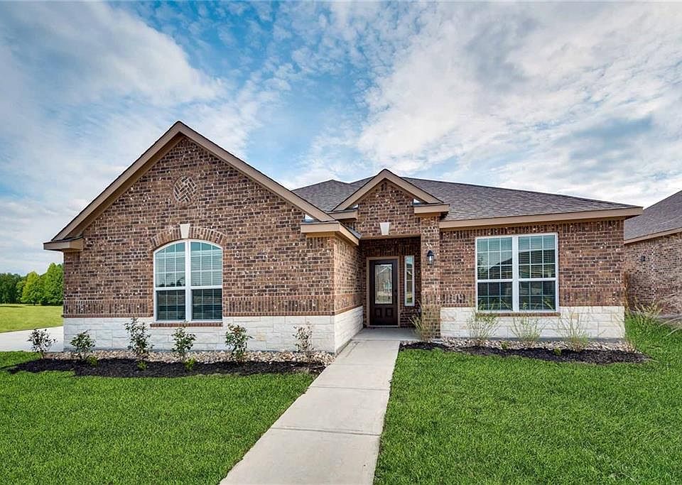 1st image of 605 Milas Ln