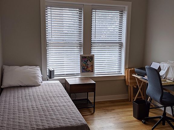 5th image of 2205 W Eastwood Ave #3W