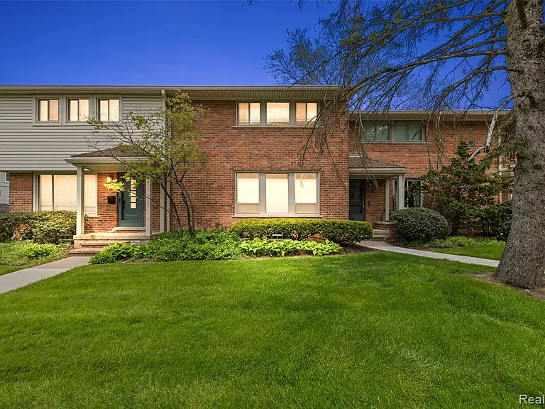 1065 Wimbleton Dr — Photo 1