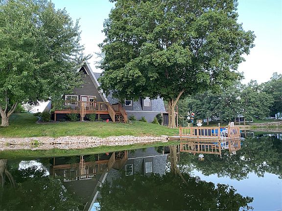 3rd image of 16915 Meadow Ln