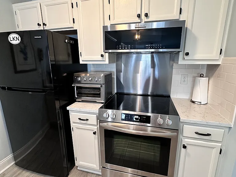 18713 Vineyard Point Ln — Photo 9