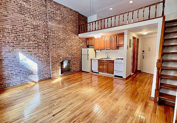 3rd image of 157 W 85th St APT 2A